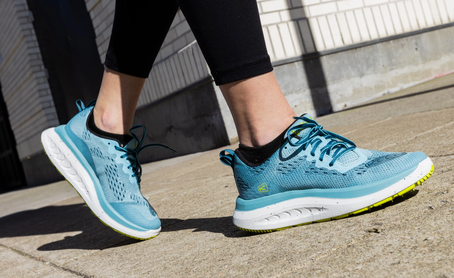 Women's WK400 Walking Shoe  |  KEEN Yellow/Black